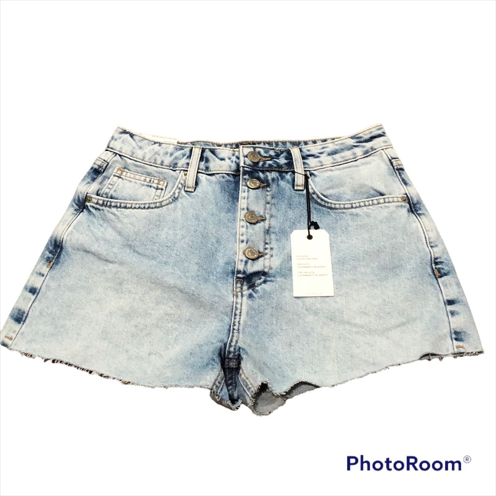 NEW FOREVER21 Retro high rise slightly relaxed button fly shorts size 27 raw hem